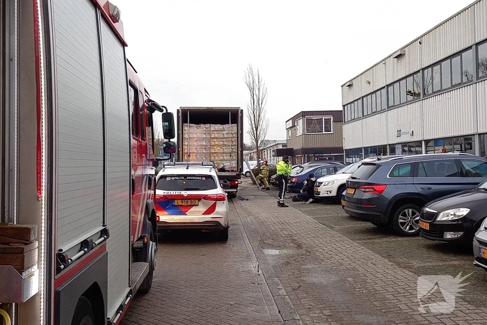Vijf personen aangetroffen in vrachtwagen