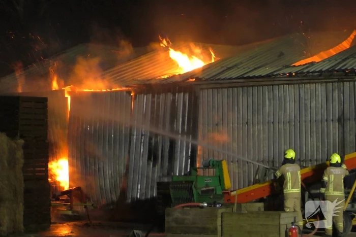 Uitslaande brand in landbouwschuur