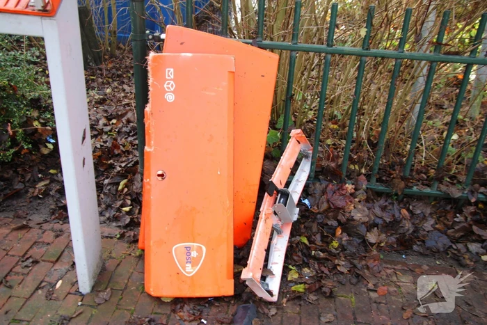 Brievenbus PostNL opgeblazen met vuurwerk