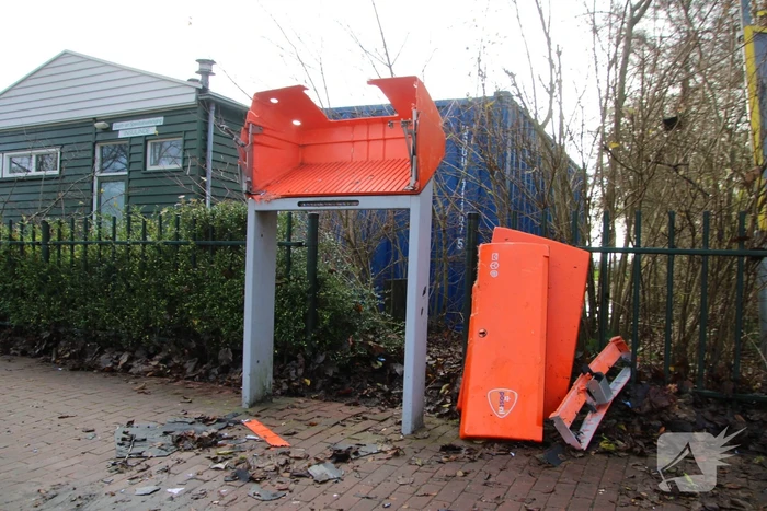 Brievenbus PostNL opgeblazen met vuurwerk