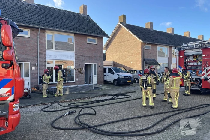 Brandweer blust brand in terrarium