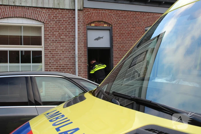 Persoon overleden aangetroffen in woning