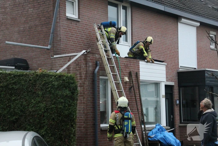 Brand in afzuigkap van woning