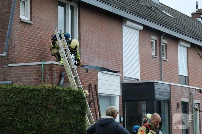 Brand in afzuigkap van woning