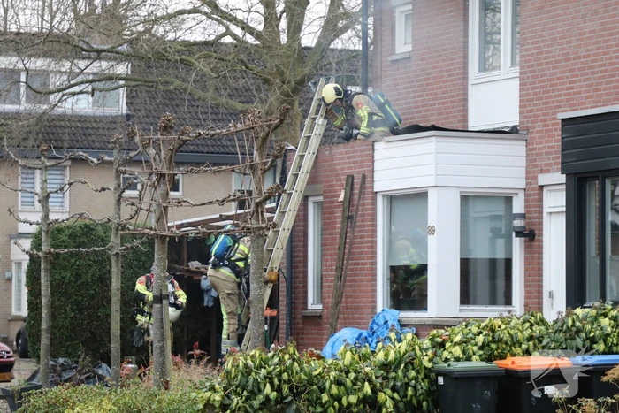 Brand in afzuigkap van woning