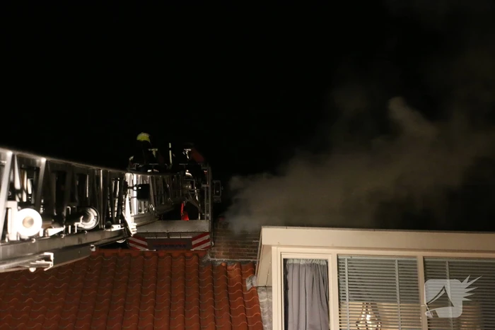 Veel rook door brand in schoorsteen
