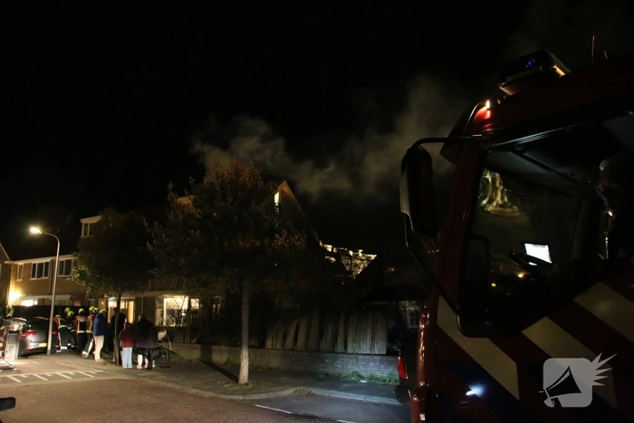 Veel rook door brand in schoorsteen