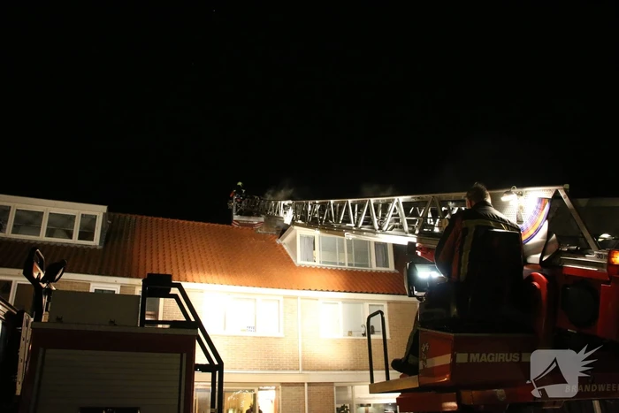 Veel rook door brand in schoorsteen