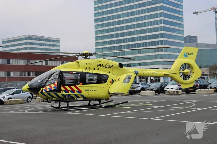 Traumahelikopter lifeliner 5 landt bij Flevoziekenhuis