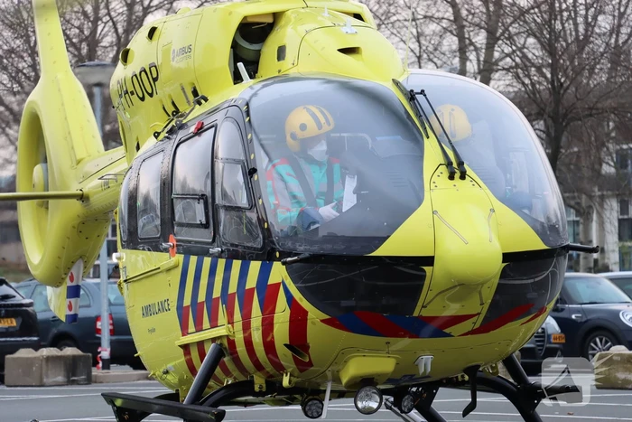 Traumahelikopter lifeliner 5 landt bij Flevoziekenhuis