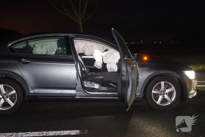 Personenauto in botsing met bestelbus