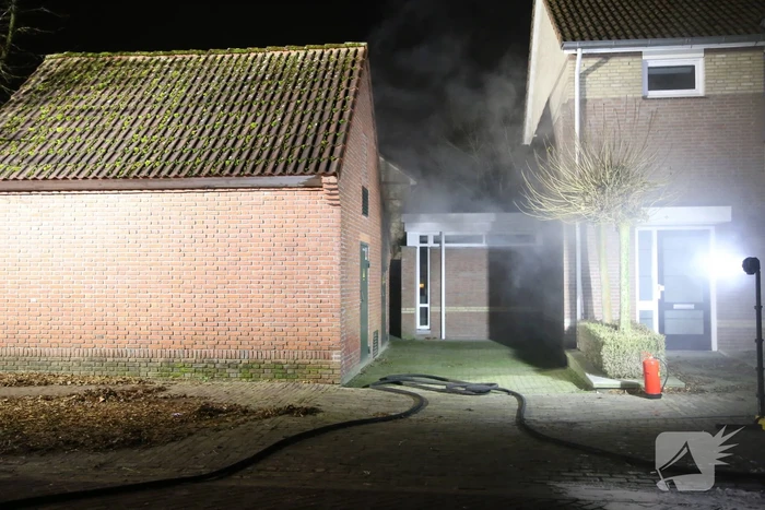 Brand in elektrahuis, huishoudens geen stroom