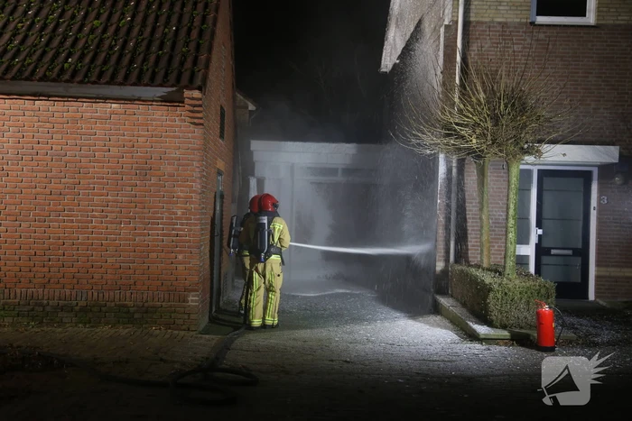 Brand in elektrahuis, huishoudens geen stroom