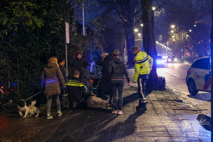 Persoon hard ten val met fiets