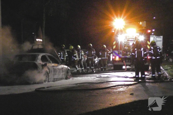 Auto volledig uitgebrand
