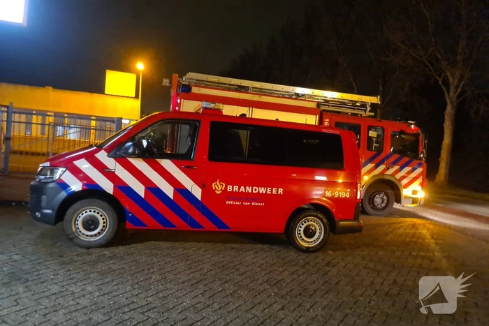Brand in oven slaat door in schoorsteen