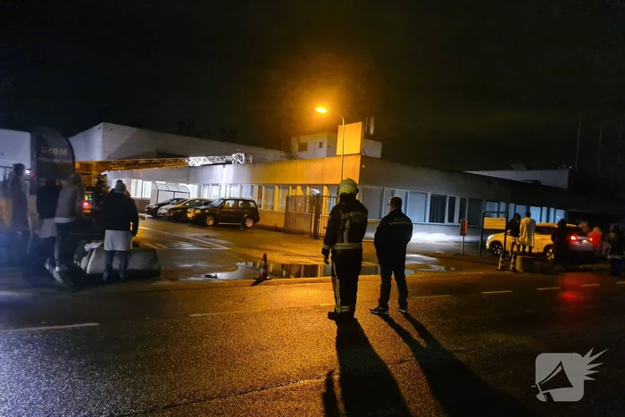 Brand in oven slaat door in schoorsteen