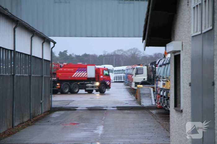Vrachtwagen vliegt in brand bij CAB trucks