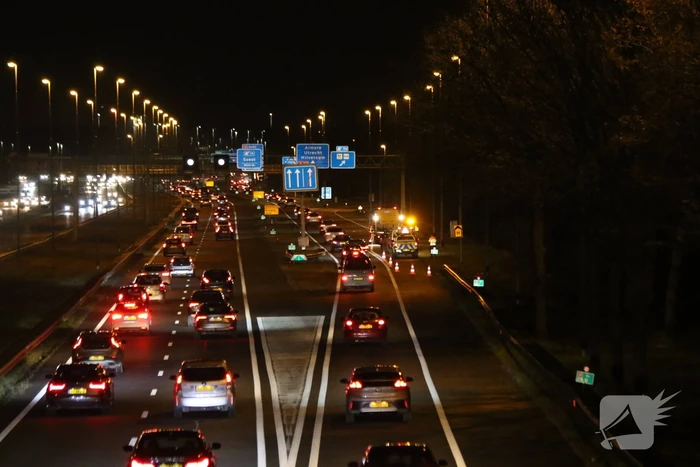 Lange file door ongeval op snelweg