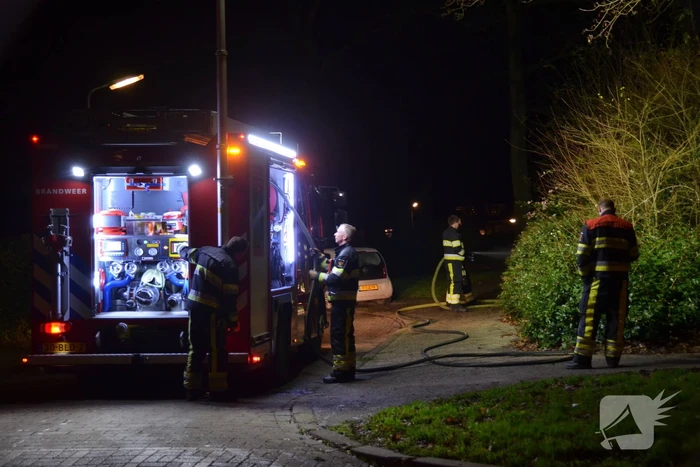 Hut verwoest door brand