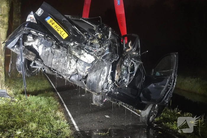 Automobilist ernstig gewond bij ernstig ongeval