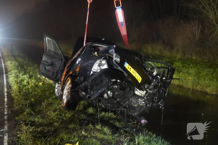 Automobilist ernstig gewond bij ernstig ongeval
