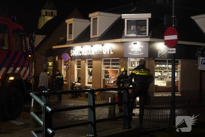 Brand in frituur van snackbar