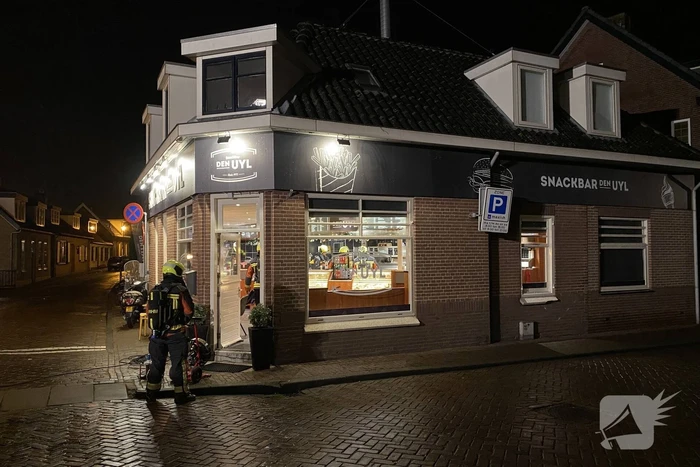 Brand in frituur van snackbar