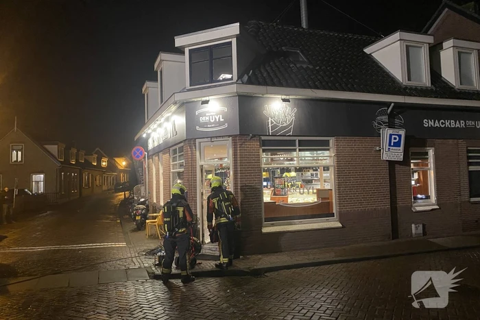 Brand in frituur van snackbar