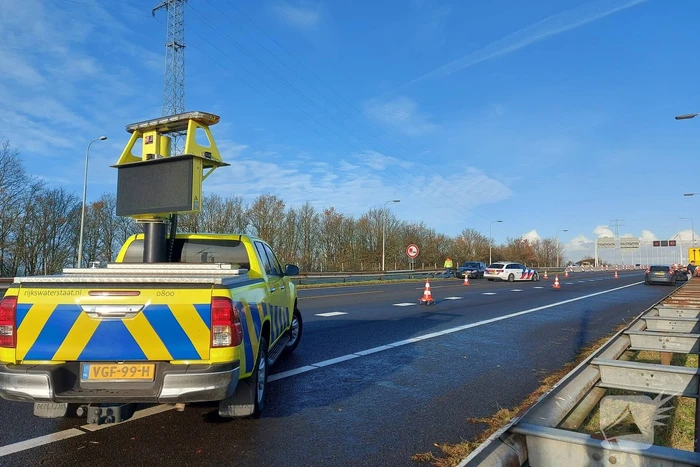 Ongeval tussen twee auto's op snelweg
