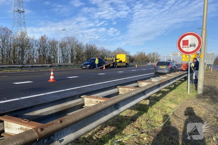 Ongeval tussen twee auto's op snelweg
