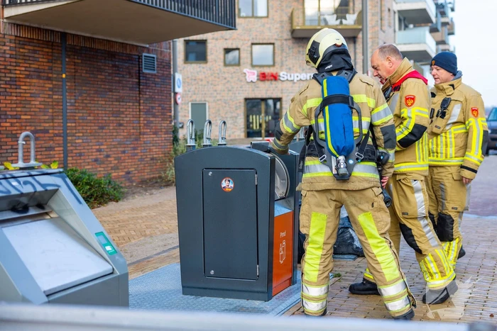 Brand in ondergrondse PMD-container
