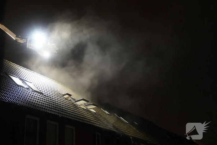 Veel rook na brand op eerste verdieping van woning