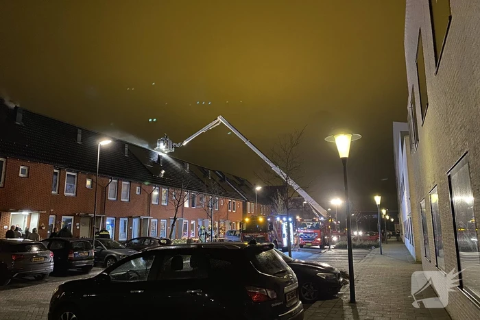 Veel rook na brand op eerste verdieping van woning
