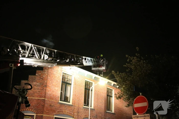 Schoorsteenbrand snel onder controle