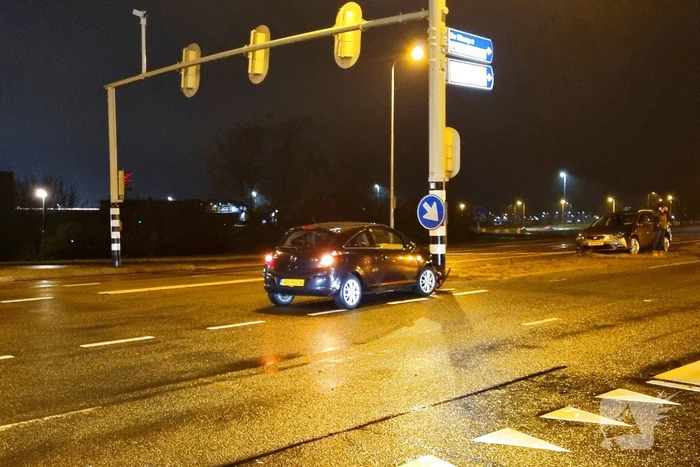 Forse schade na botsing met dierenambulance en personenauto