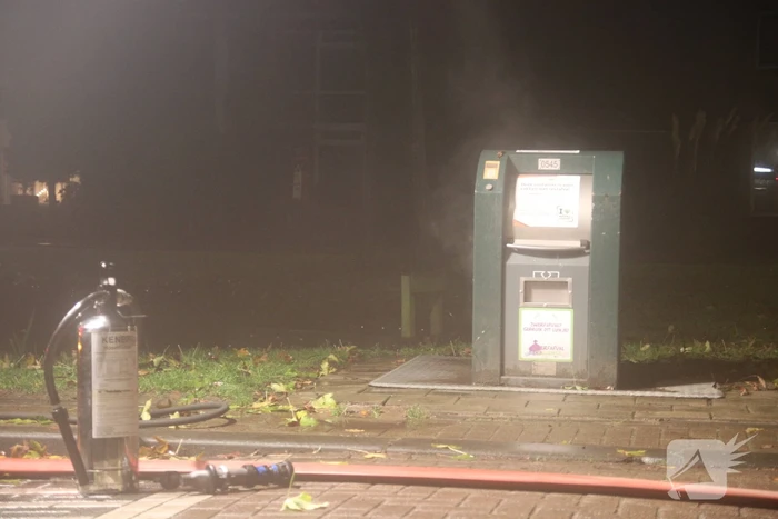 Veel rook door brand in container