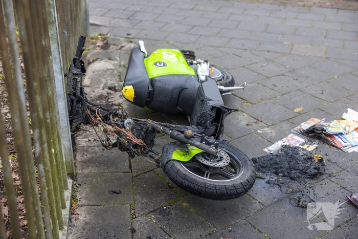 Go Sharing-deelscooter opnieuw in brand gestoken