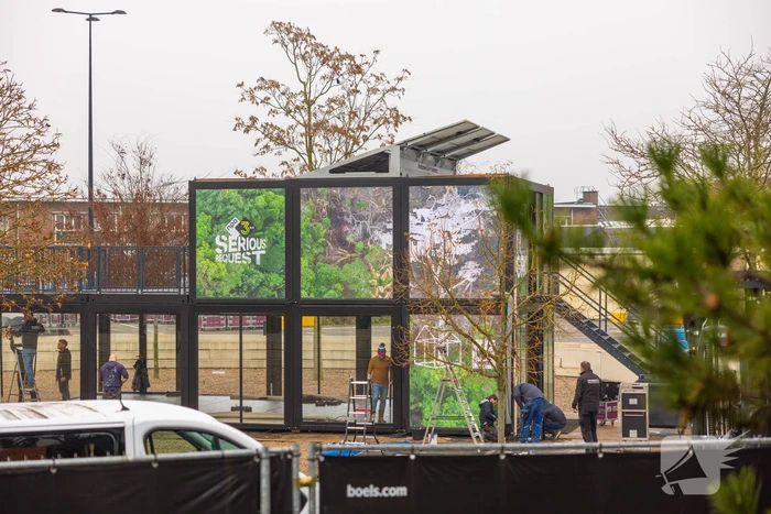 Opbouw Glazen Huis van 3FM Serious Request in volle gang
