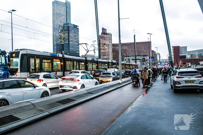 Erasmusbrug in storing