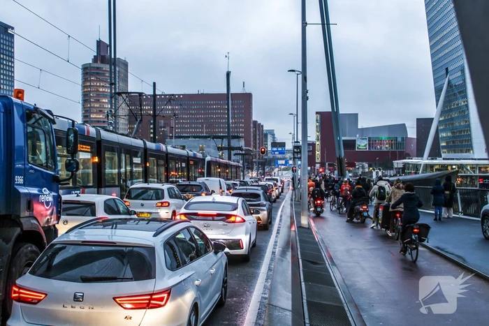 Erasmusbrug in storing