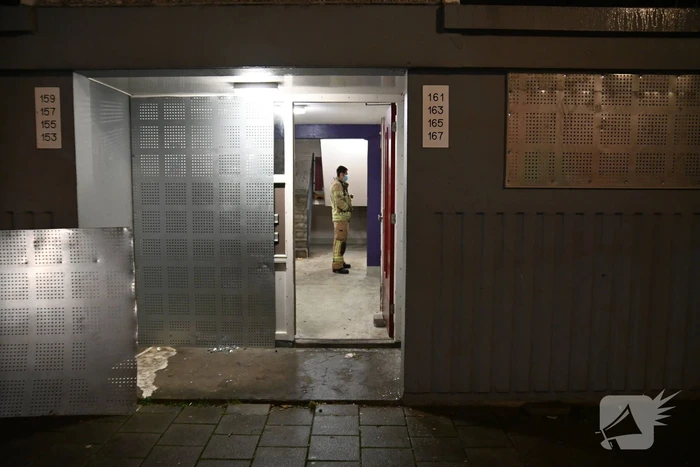 Koperdieven veroorzaken wateroverlast in leegstaand portiek