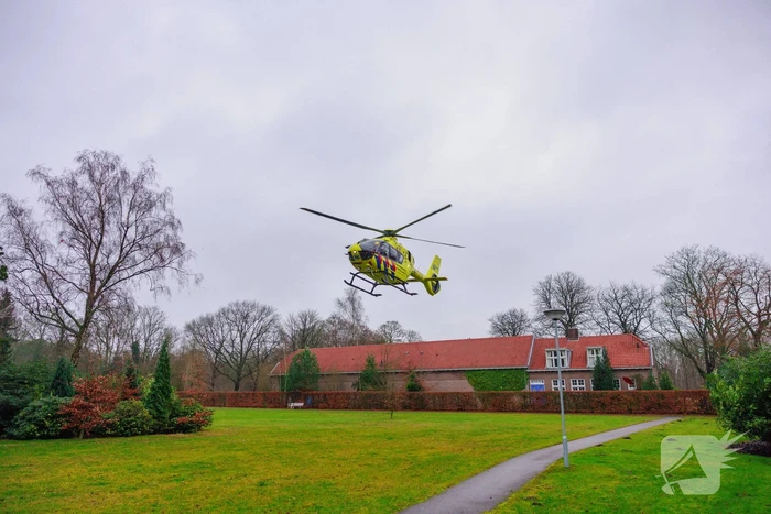 Traumahelikopter landt op terrein Klooster Sint Joseph