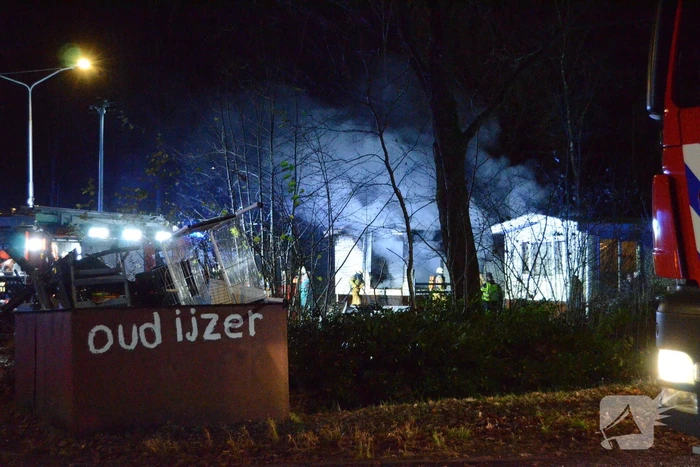Traumateam ingezet bij brand op woonwagenkamp