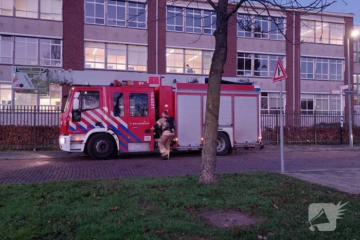 Brandweer onderzoekt mogelijke autobrand