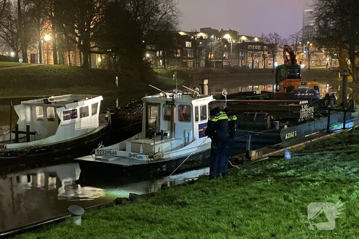 Voertuig raakt te water na mogelijke achtervolging