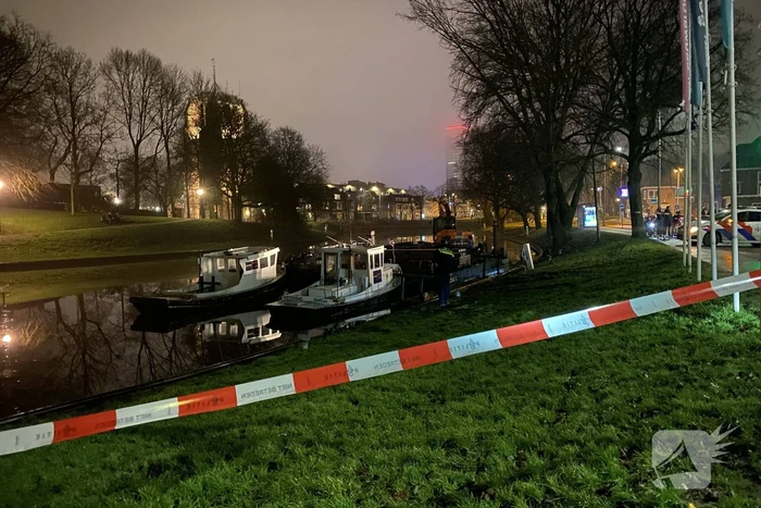 Voertuig raakt te water na mogelijke achtervolging