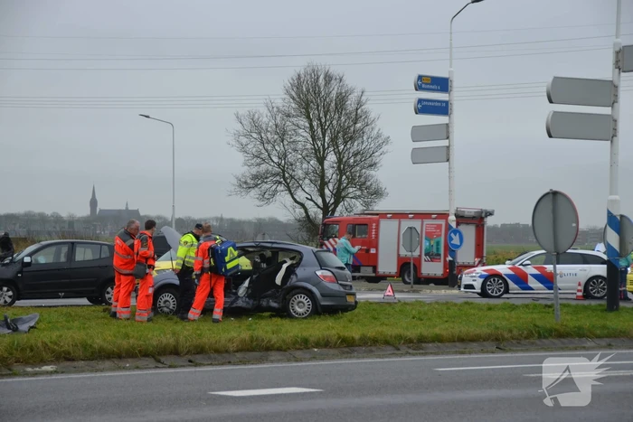 Behoorlijke schade bij ongeval tussen auto's