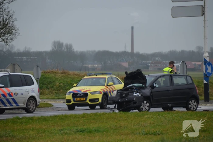 Behoorlijke schade bij ongeval tussen auto's