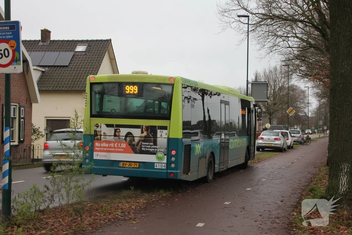 Stadsbus botst op bestelbus